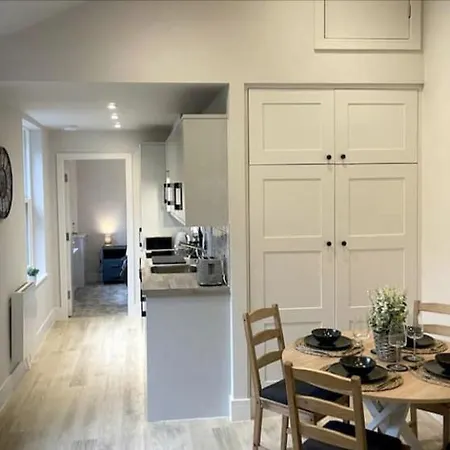 Moat View Free Parking, Central, Ev Plug * York