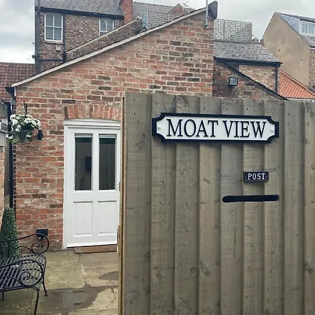 Moat View Free Parking, Central, Ev Plug Apartment *
