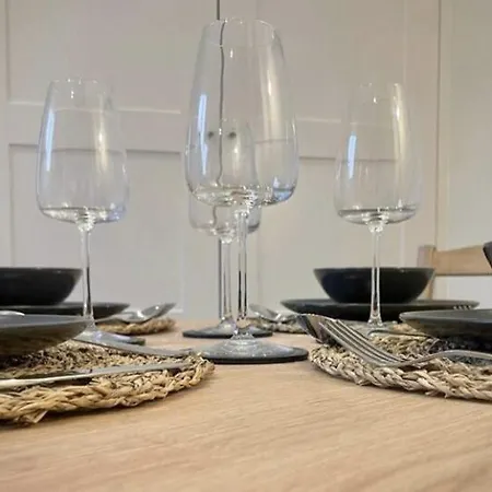 Moat View Free Parking, Central, Ev Plug Apartment *