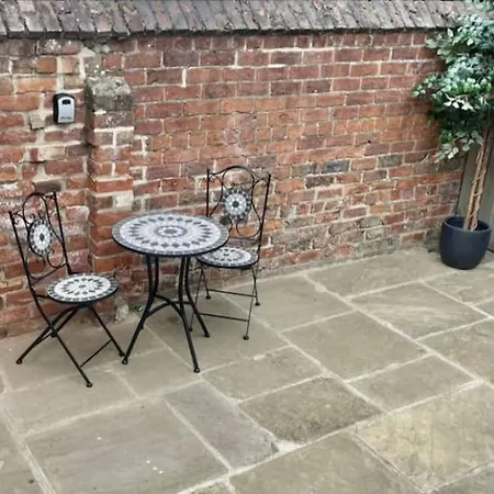 Apartment Moat View Free Parking, Central, Ev Plug York