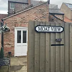 Moat View Free Parking, Central, Ev Plug Apartment *