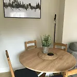 Moat View Free Parking, Central, Ev Plug * York