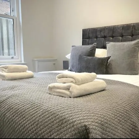 Moat View Free Parking, Central, Ev Plug *