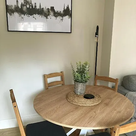 Moat View Free Parking, Central, Ev Plug * York